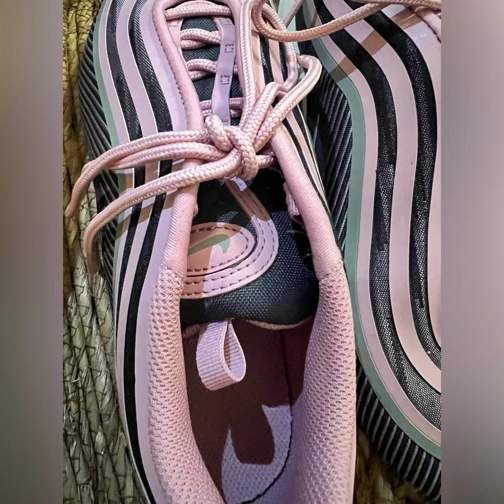 Size 7y  (GS) - Nike Air Max 97 Ultra 17 Low Elemental Pink MINT